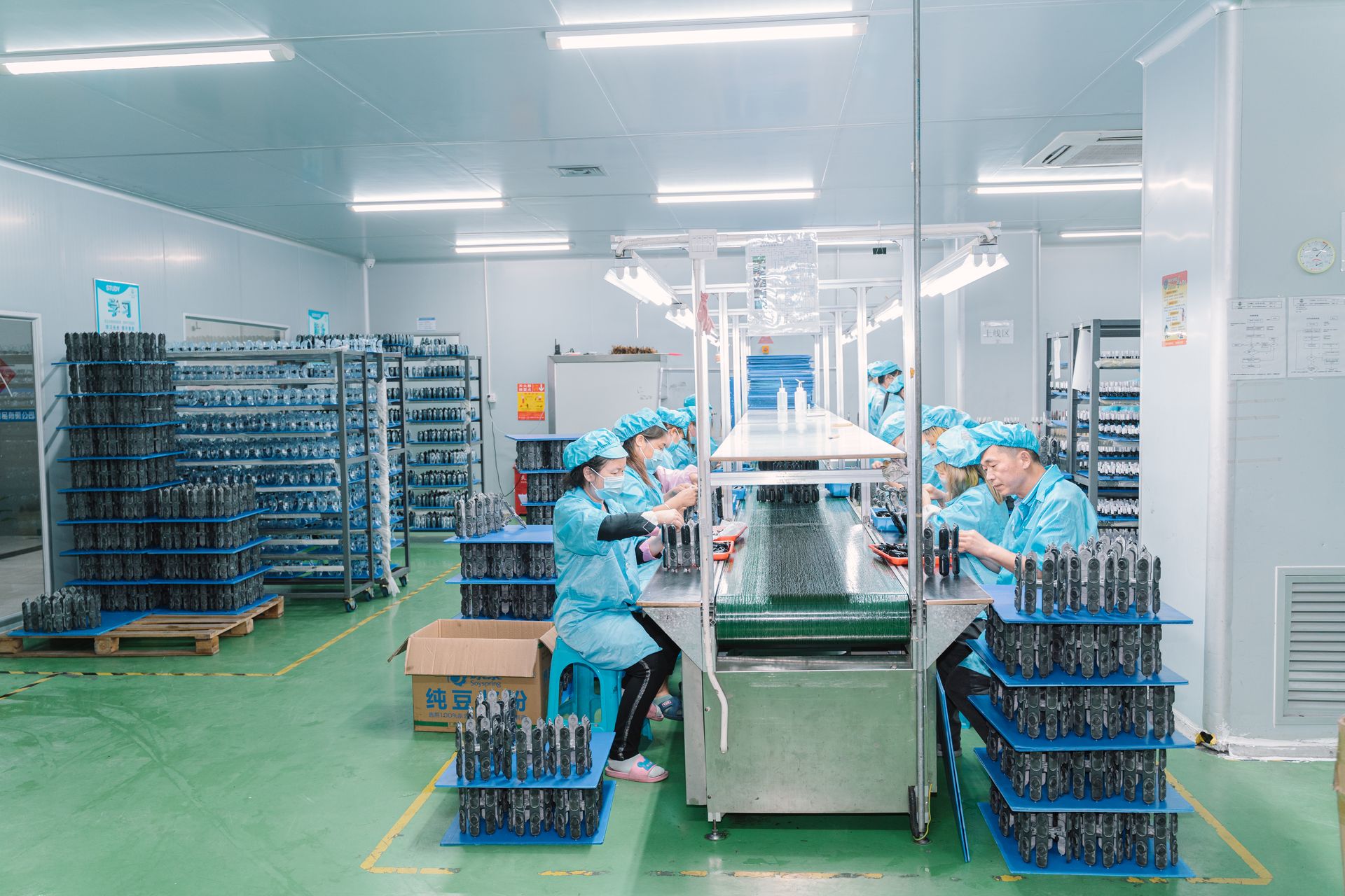 Fully automated cleanroom painting line with parts loaded automatically