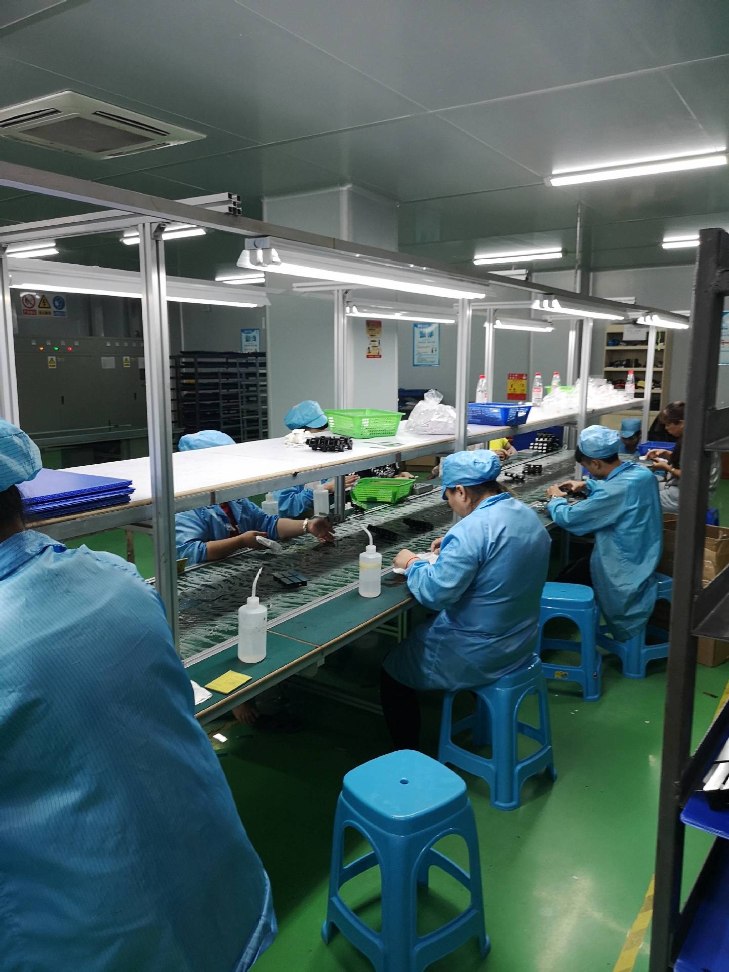 Line work inside the cleanroom
